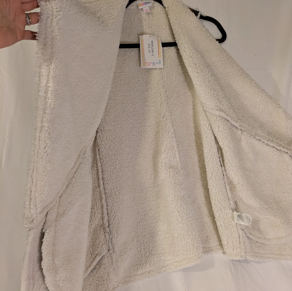 LuLaRoe Marlow Faux Shearling Vest in black/cream plaid NWT Goth SzS - Picture 6 of 7